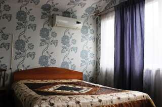 Гостевой дом AQUAMARINE Сухум Двухместный номер с 2 отдельными кроватями и собственной ванной комнатой-12